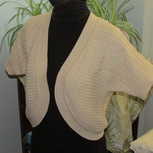 Peter Nygard Petites Cropped Knit Cardigan Sweater Beige Shrug